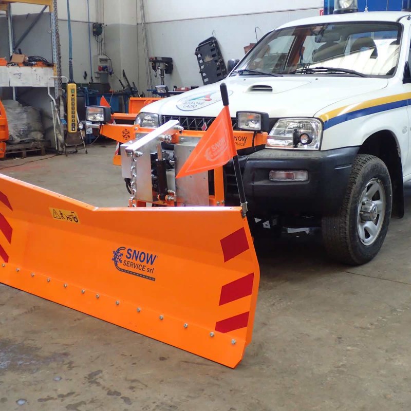 Snow plough for off-road vehicles