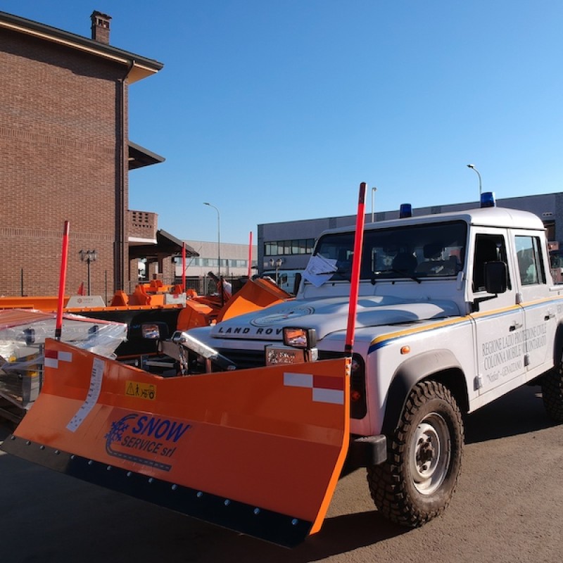 Snow plow for Land Rover Defender MICROTECH