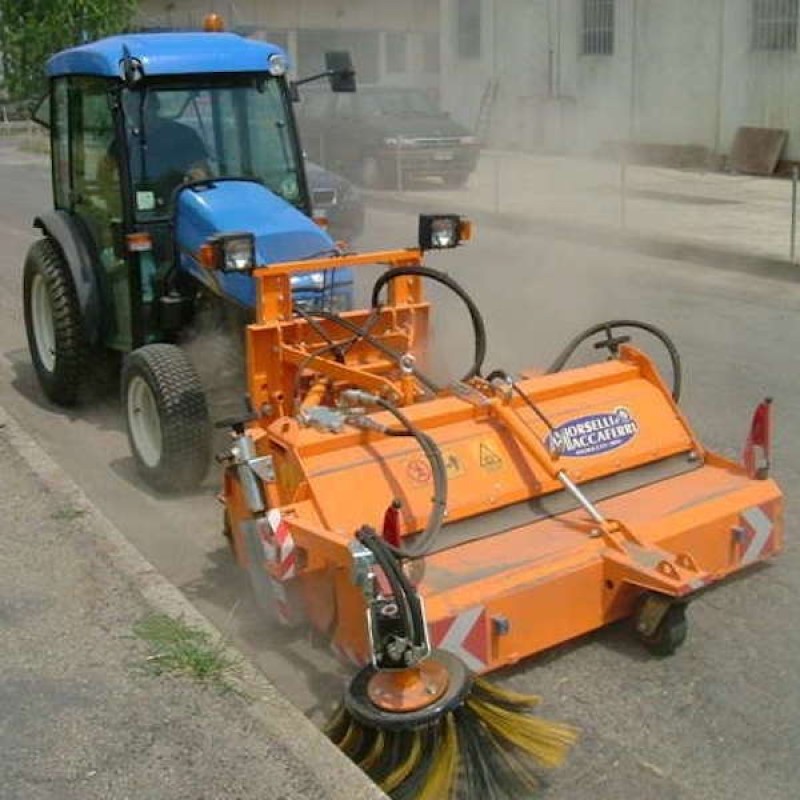 SPC hydraulic street sweeper