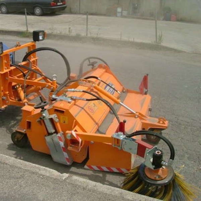 SPC hydraulic street sweeper