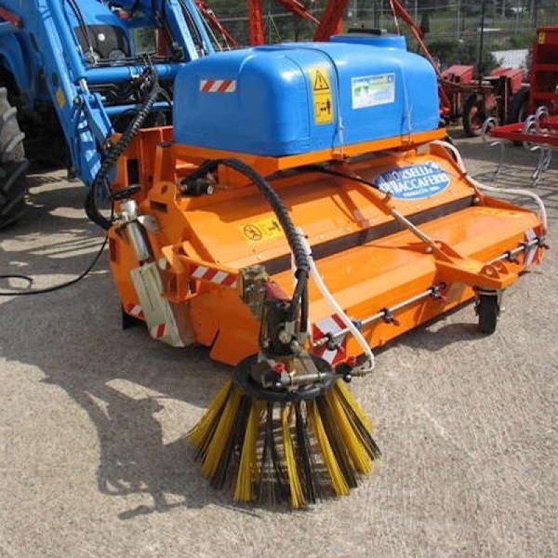 SPC hydraulic street sweeper